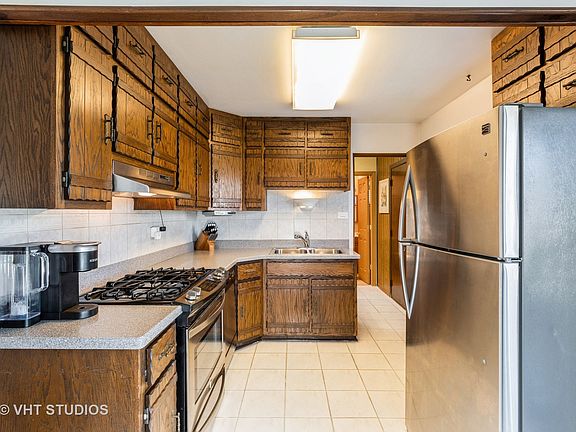 5th image of 16511 Robinhood Dr