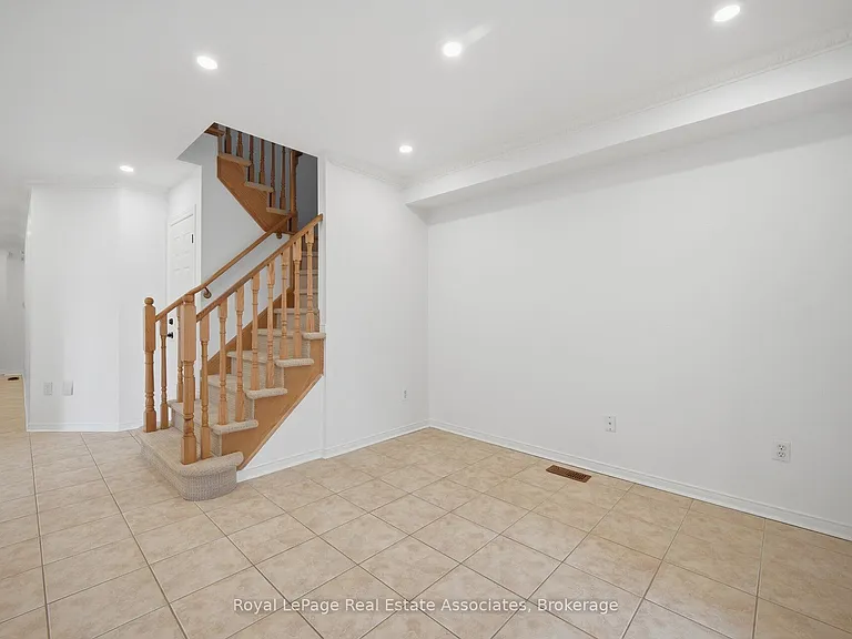 70 Echoridge Dr — Photo 14