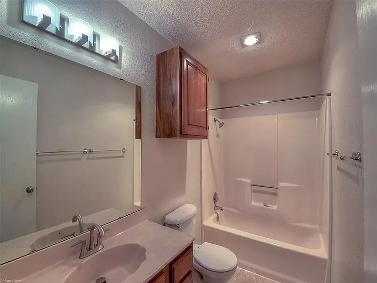 601 Algerita Dr #B — Photo 7