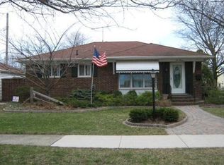 1090 Chippewa St, Mount Clemens, MI 48043