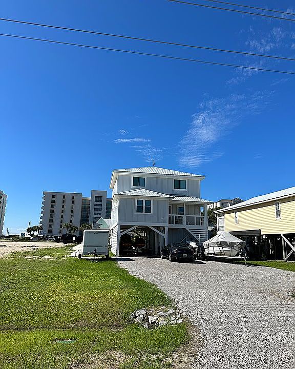 2nd image of 409 W 1st Ave
