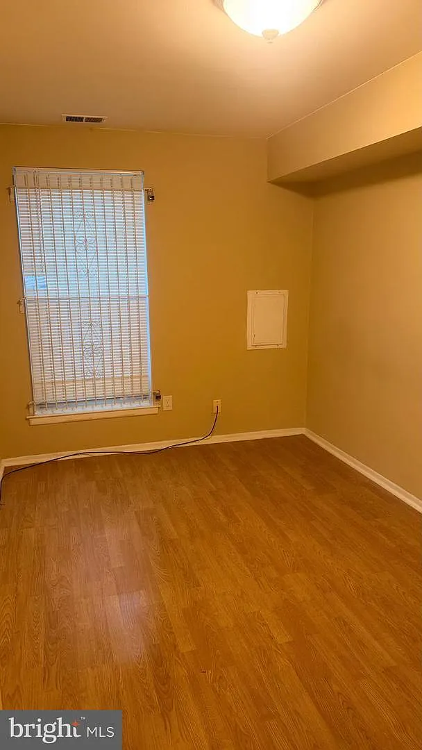 2 bed, 900 sqft, $1,600 — Photo 4