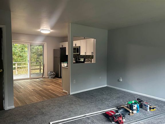 3rd image of 4342 New St #50