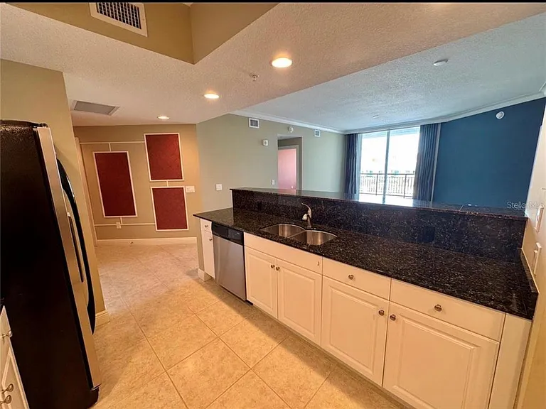 800 N Tamiami Trl #506 — Photo 5