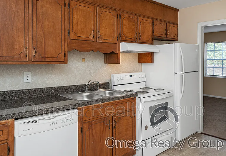 2020 High School Rd #A — Photo 14