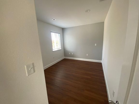 Office/Half Bedroom