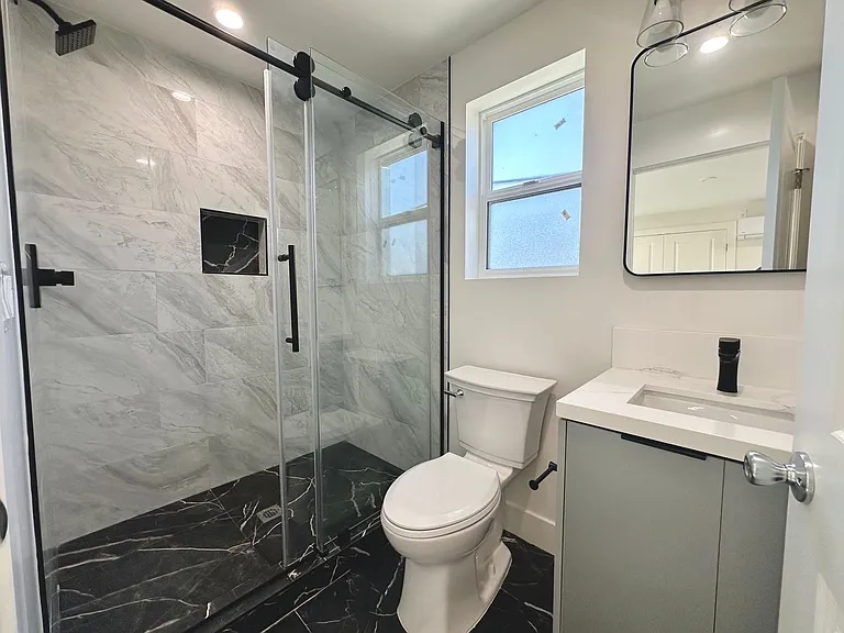 11512 Oxford Ave — Photo 36