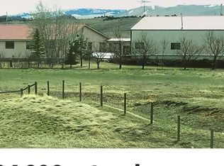 12 S Tumbleweed Ct, Lander, WY 82520