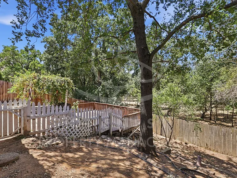 2545 Muirfield Dr — Photo 24