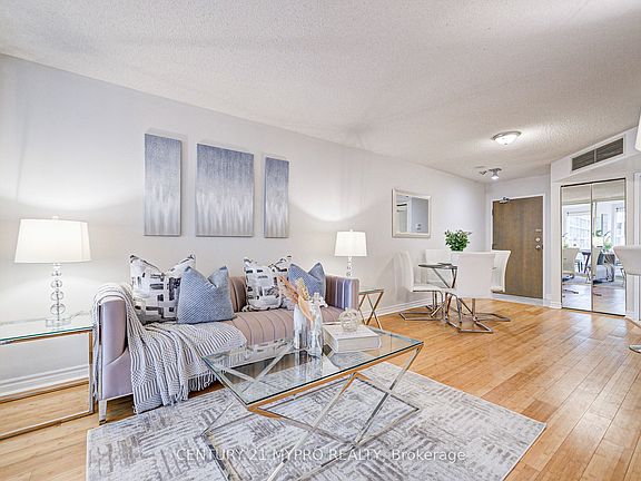 4th image of 1001 Bay St #1506