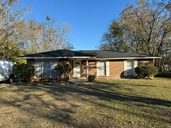 3325 Brookwood Dr, Montgomery, AL 36116