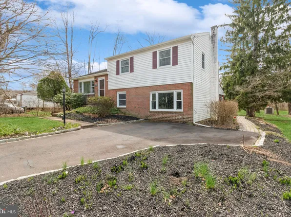 91 Bluejay Rd, Chalfont, PA 18914