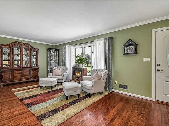 Formal Livingroom 