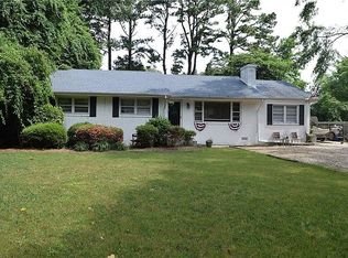 1112 Bay Colony Dr, Virginia Beach, VA 23451