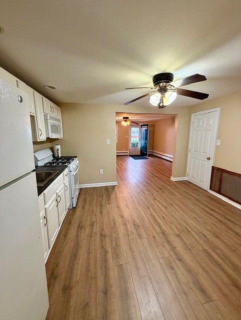 1st image of 20 Hopkins St #20