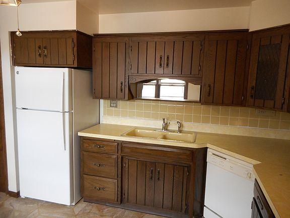 5th image of 4572 N Milwaukee Ave APT 4G