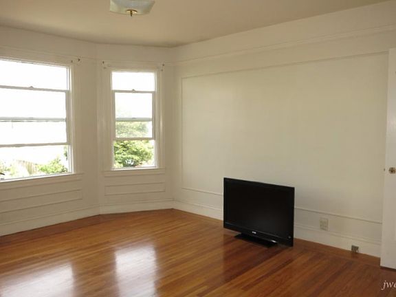 2nd image of 2526 30th Ave