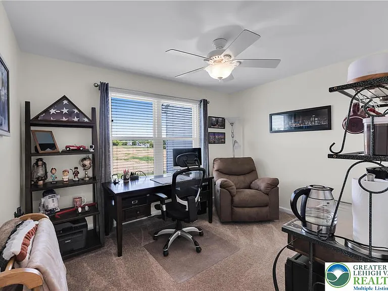 991 King Way — Photo 37