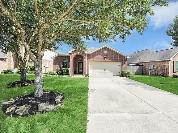 3rd image of 6611 Hawkins Hill Ln