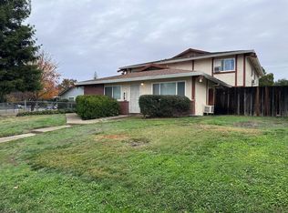 912 Carro Dr, Sacramento, CA 95825