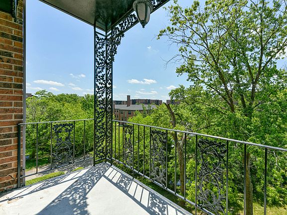 4th image of 9395 Landings Ln #406-DES