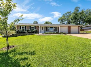 235 Saint Marys Dr, Ballwin, MO