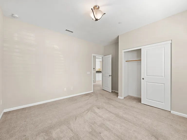 240 Rodeo — Photo 16