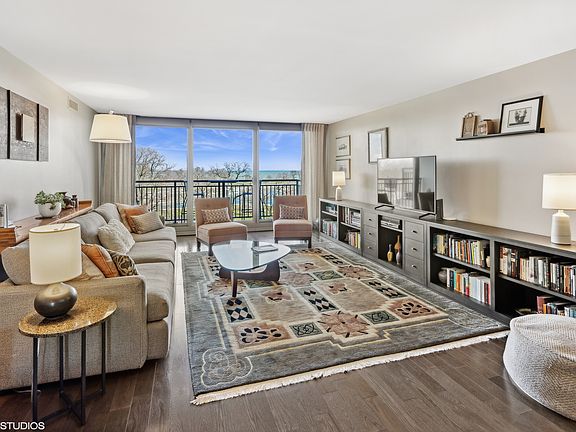 2nd image of 3470 N Lake Shore Dr APT 7A