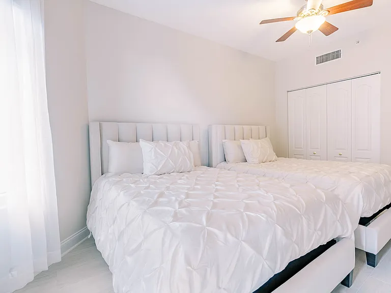 521 Mandalay Ave — Photo 30