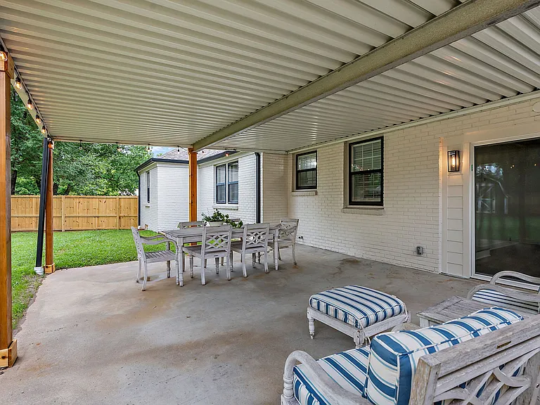 217 Blue Hills Dr — Photo 18