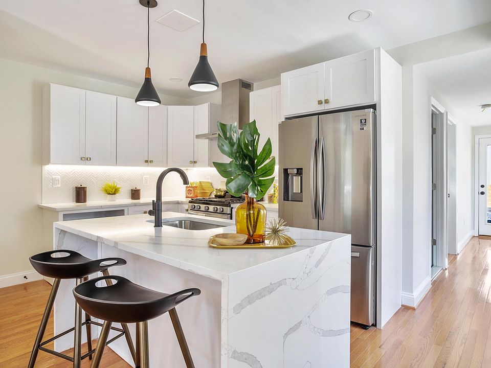 Open Kitchen/Dining