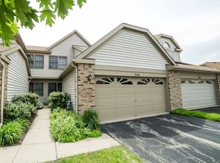3146 Carriage Way Dr, Arlington Heights, IL 60004