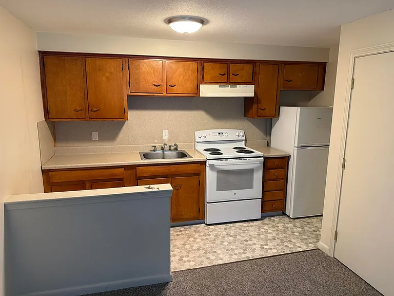 2 Grand Ave — Photo 7