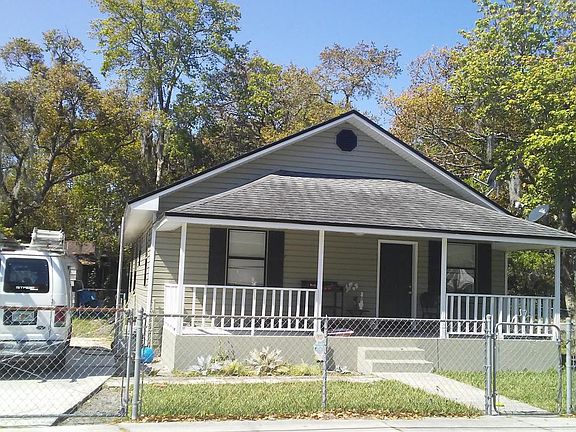5th image of 209 N Palmetto Ave