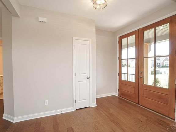 3rd image of 7235 Woodberry Dr