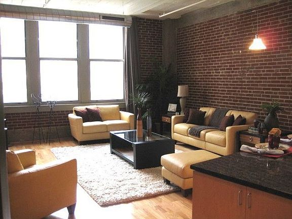 4th image of 1627-1629 Locust St #406