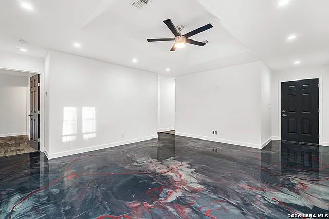 111 Ardmore St — Photo 4