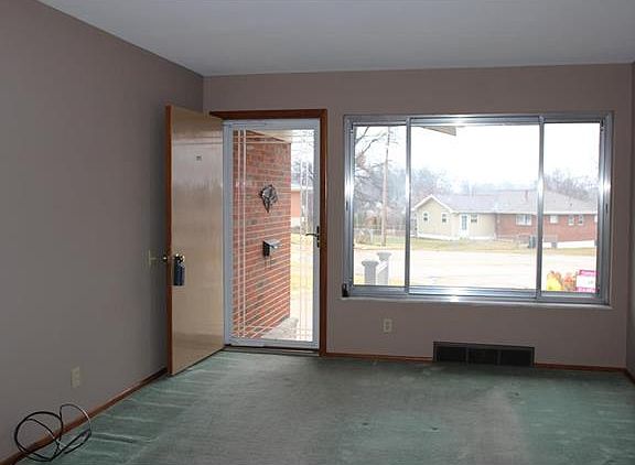 5th image of 8320 Heege Ct