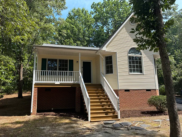 2620 Forest Lake Rd — Photo 2
