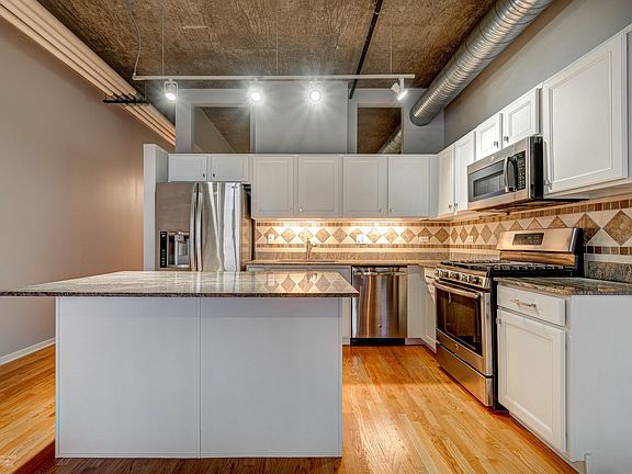 2nd image of 849 N Franklin St Unit 923
