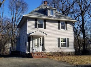 8 Summit Ave, Methuen, MA 01844