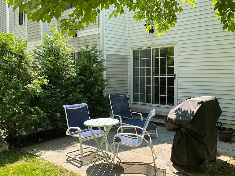 17 Briar Ct #17 — Photo 12