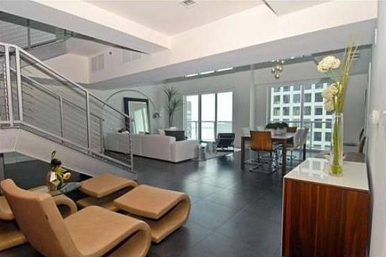 3rd image of 500 Brickell Ave #Ph-04