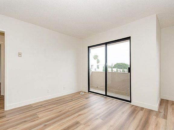 5th image of 1332 N Vista St #201