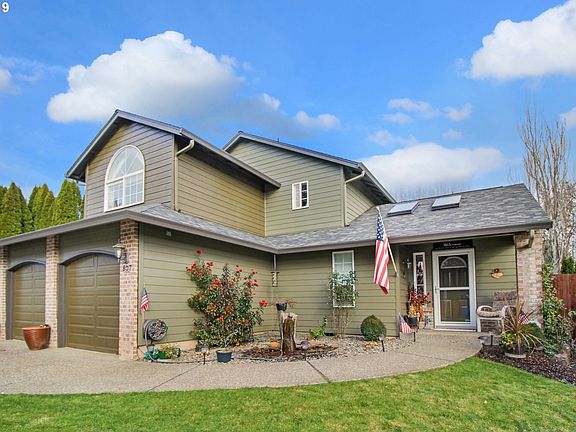 3rd image of 807 NE 154th Ave