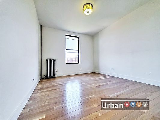 2nd image of 1236 Pacific St APT 3C
