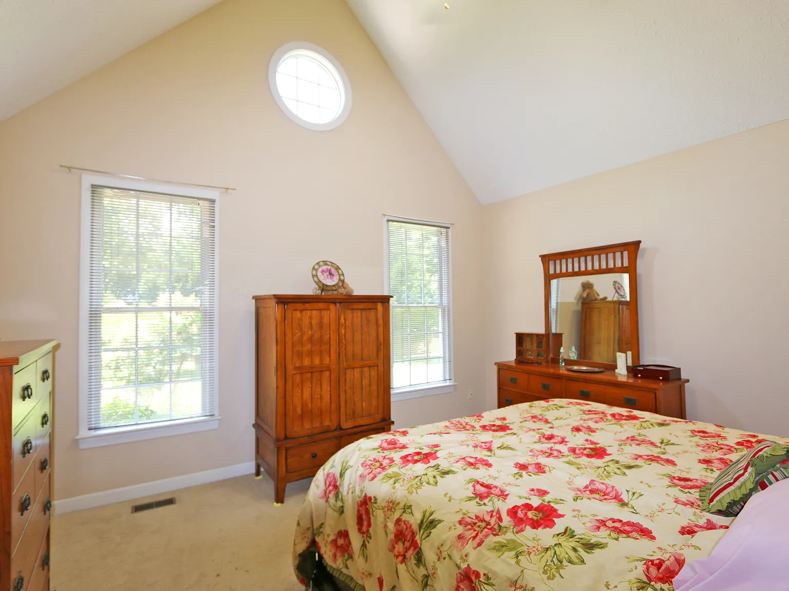 4 bed, 3062 sqft, $3,300 — Photo 4