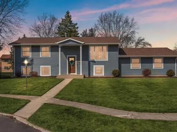 1315 Peachtree Dr, Valparaiso, IN 46383