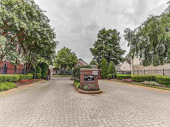 3rd image of 79 Riverwalk Pl Lot 6
