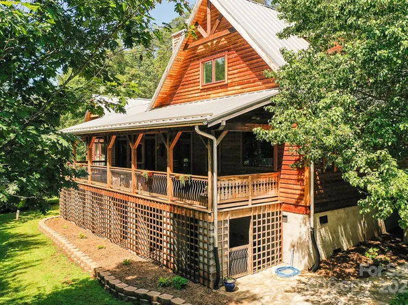 1048 S River Rd, Sylva, NC 28779